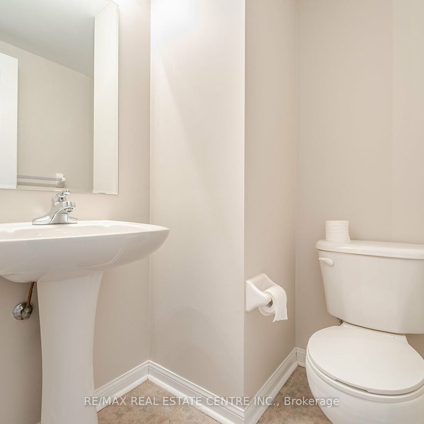 Detached Home For Lease | W8143208 - Photo 1