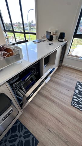 Sunshine North - Photo 2