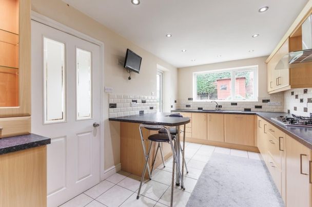 Scotts Green Close, Dudley - Photo 1