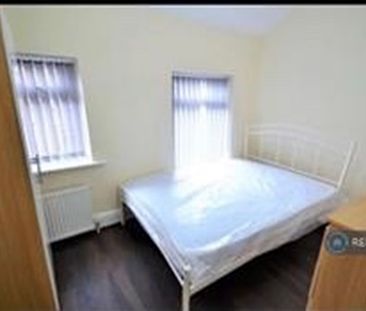 Room in a Shared House, Fairfield Street, M6 - Photo 1