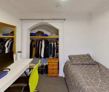 5 bedroom semi-detached house to rent - Photo 3