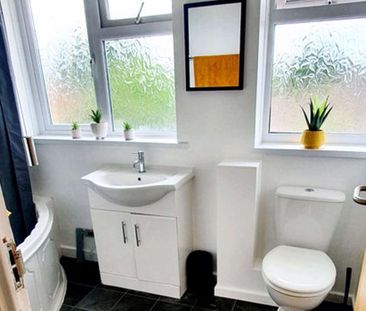 Clacton Road Ground Floor Front Right Bedroom - Photo 6