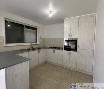 61 Gleneagles Drive, Endeavour Hills - Photo 6