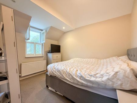 4 bedroom semi-detached house to rent - Photo 5