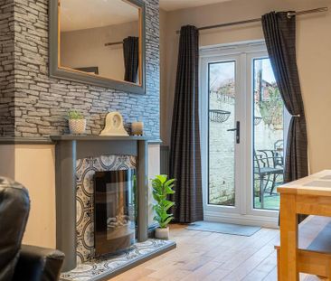 2 bedroom terraced house to rent - Photo 2