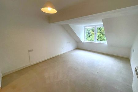 Springfield Meadows, Weybridge, Surrey, KT13 - Photo 2