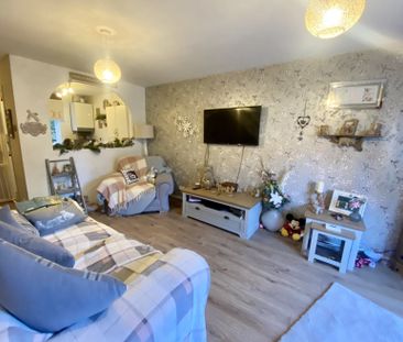 2 bedroom terraced house to rent - Photo 1