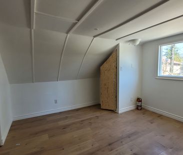 For Lease - 46 Glenwood Drive, Wasaga Beach, Ontario - Photo 1