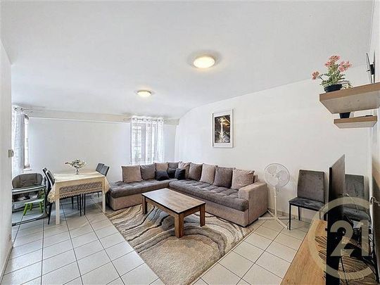 Appartement te huur - Photo 1