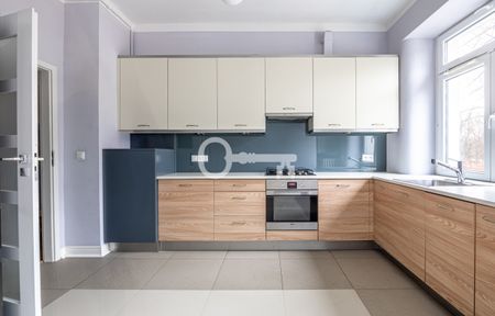 Warszawa, Śródmieście, Śródmieście Ujazdów, Parkowa - Photo 2