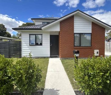 Hot on Hibiscus - Photo 5