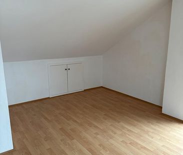 Helle 2-Zimmer-Dachgeschosswohnung in Olching zu vermieten - Foto 1