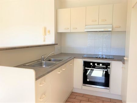 CENTRAL SOUTHPORT – FANTASTIC LOCATION - Photo 3