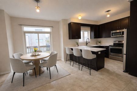 For Lease - 3049 Janice Drive, Oakville, Ontario - Photo 2