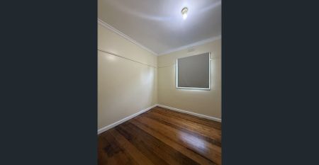 Charming 2 Bedroom Home: Perfectly Located Near Costco and Transport! - Photo 2