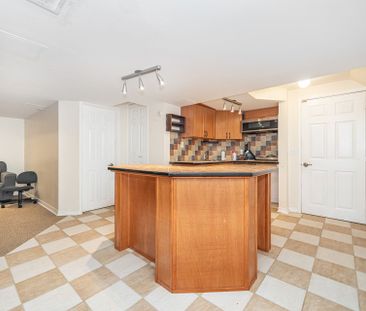 For Lease - 62 Ventana Way, Vaughan, Ontario - Photo 5