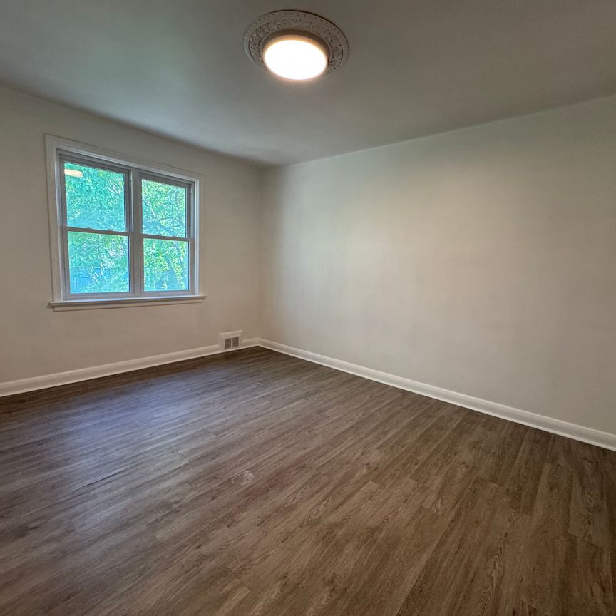 For Lease - 130 Budea Crescent Unit# Main Fl, Toronto, Ontario - Photo 1