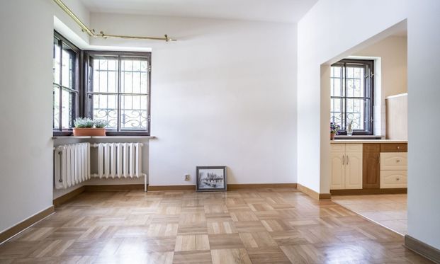 Warszawa, Wilanów, Wilanów Niski, ok Rumiana - Zdjęcie 1
