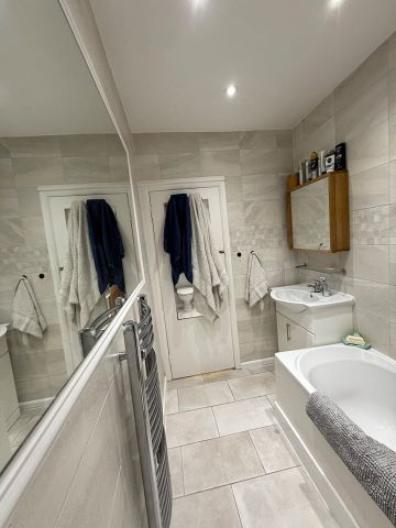 Room in a Shared Flat, Hammersmith Grove, W6 - Photo 5