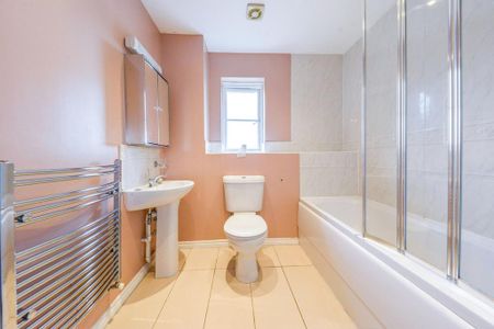 2 bedroom flat to rent - Photo 5