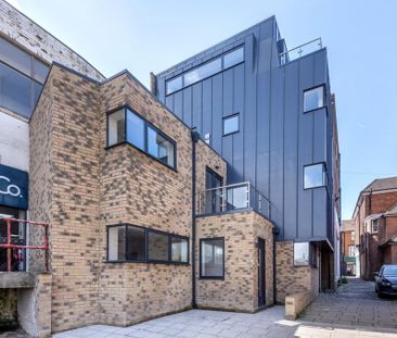 2 bedroom semi-detached house to rent - Photo 6