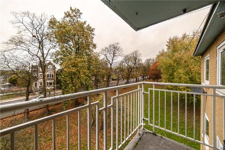 4 bedroom apartment to rent - Photo 3