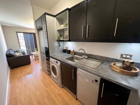 3 bedroom flat to rent - Photo 1