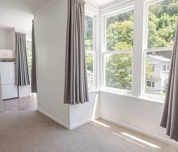 Renovated 3 bedroom ready to move in - Photo 3