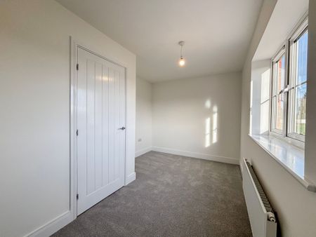 3 bed semi-detached house to rent in Beard Close, Kenilworth, CV8 - Photo 3