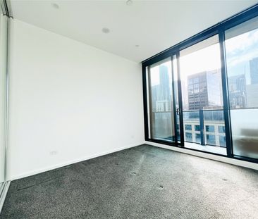 1702/560 Lonsdale Street - Photo 3