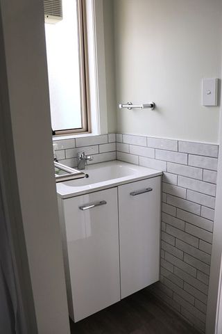 Newely renovated unit in the heart of Browns Bay - Photo 5