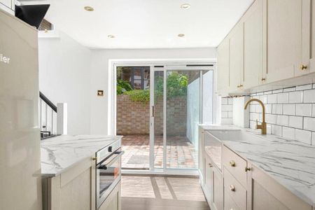 6 bedroom terraced house to rent - Photo 5