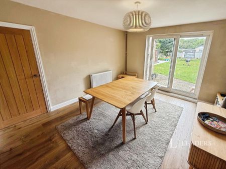 3 bedroom semi-detached house to rent - Photo 4