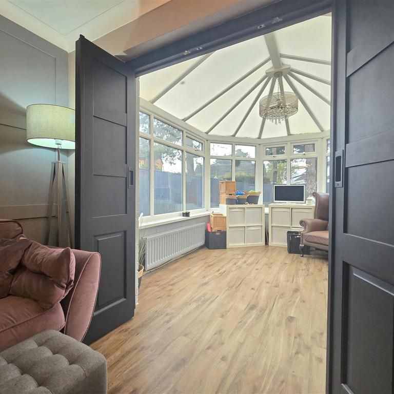 4 bedroom detached house to rent - Photo 1