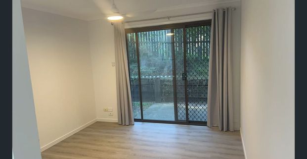 Apartment Located Logan Central, walk to Shopping Center and Bus Station - Photo 1