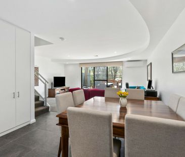 Exceptional Townhouse - Photo 3