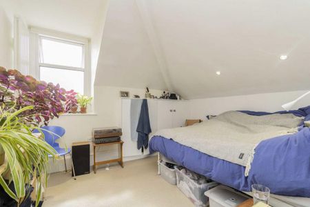 4 bedroom flat to rent - Photo 3