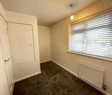 2 bedroom Semi-Detached House to let - Photo 5