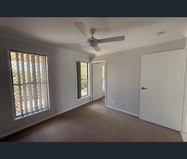 2/2A Lowry Lane, North Ipswich, Qld 4305 - Photo 1
