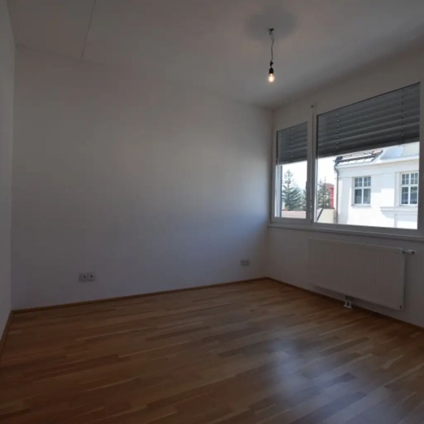 Erstklassige Dachgeschosswohnung in Bestlage Hietzings! - Photo 1