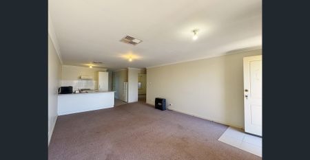 Secure 2 Bedroom - Neat & Tidy! - Photo 4