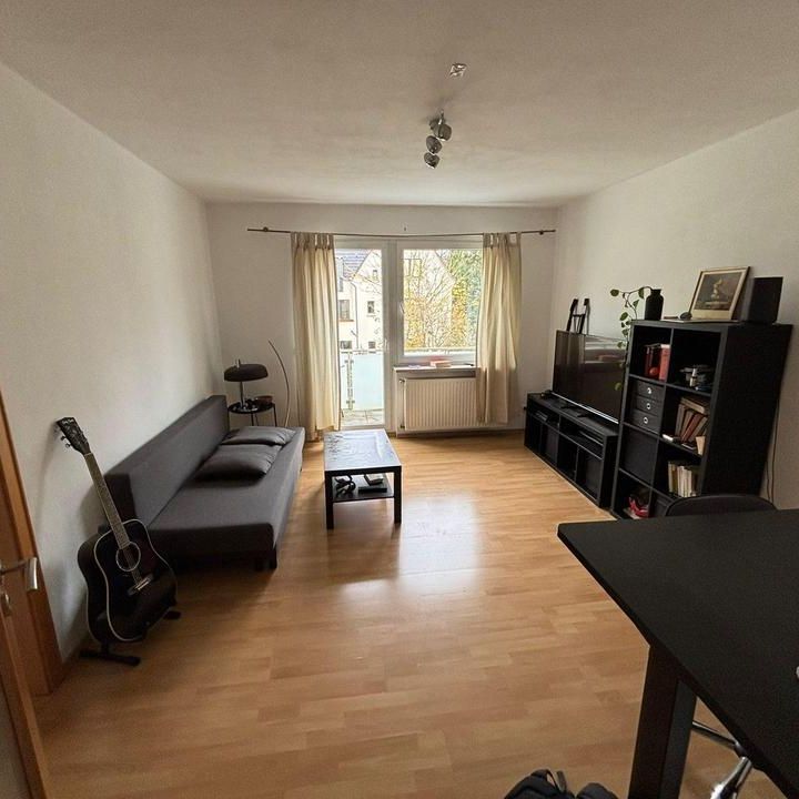 Helle 2-Zimmer Wohnung mit Balkon in Altenbochum - Photo 1