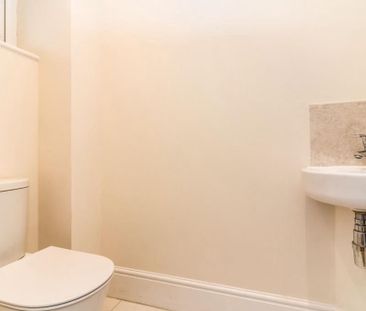 Room in a Shared House, Nigel Road, M9 - Photo 6