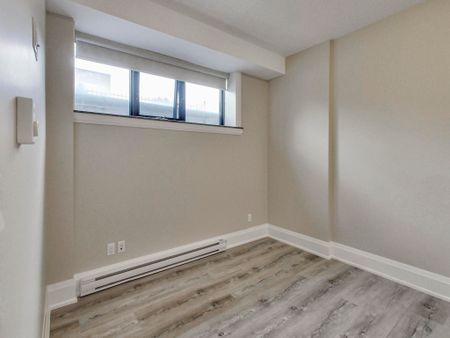 For Lease - 458 Oakwood Avenue Unit# 102, Toronto, Ontario - Photo 3