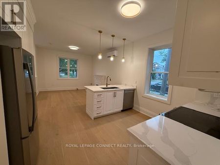 24 Ashley Street – Hamilton, Ontario - Photo 4