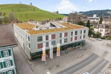 Modern apartment in a prime location near the train station - Photo 4