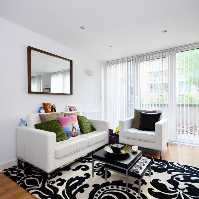 Studio to rent - Photo 1