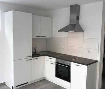 Appartement de 2.5 pièces avec terrasse - Photo 2