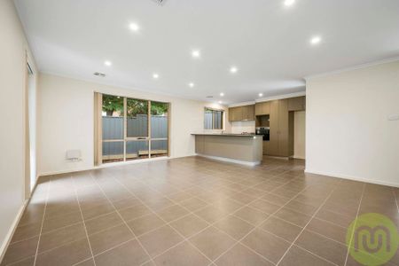 Family Home in Peaceful Location with Mountain Views - Photo 4