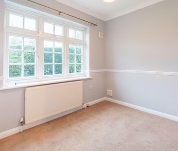 Epsom Road, Leatherhead, KT22 - Photo 4